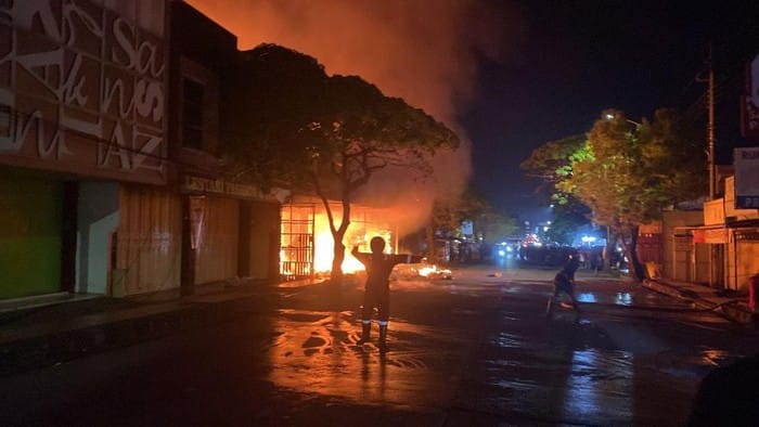 Cilacap Jalan Diponegoro: Kehangatan Toko Lokal yang Selalu Siap Melayani